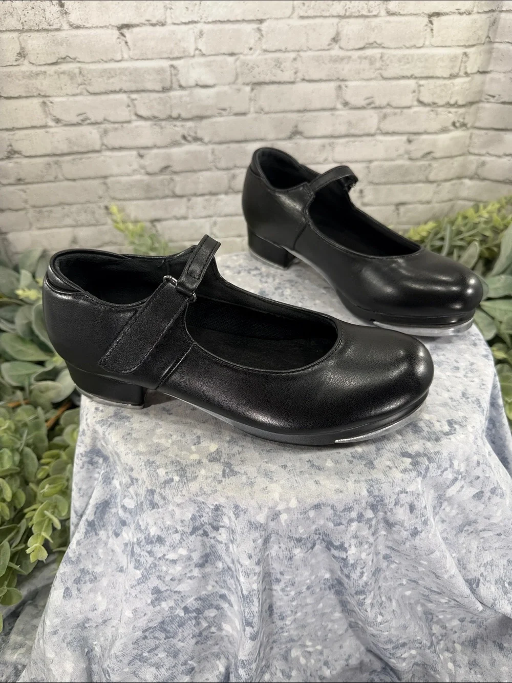 DANCE TAP SHOES - Black Soft Vinyl Round Toe Mary Jane Style - Girls 4M/WMS 6M